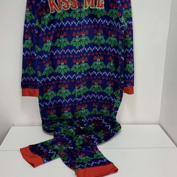 One Piece Kiss Me Christmas Mistletoe Drop Drawer Pajamas w/ Hood XXL Fuzzy - Picture 4 of 8